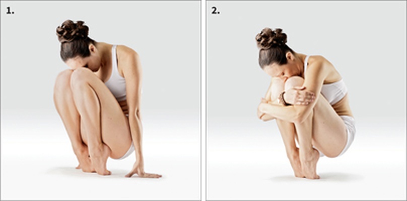 Bezoporová protažení na špičkách s oporou - Salamba/Niralamba Uttana Kulpa Upavishta Prapadasana