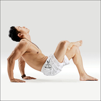 Obrácené prkno s hořícím polenem - Ardha Agnistambhasana in Ardha Purvottanasana