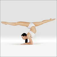 Páv s variací Hanumanasana - Hanumanasana in Picha Mayurasana