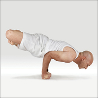 Páv - Mushti Padma Mayurasana