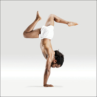 Stoj na rukou s překříženýma nohama (Svastika) - Pada Svastikasana in Adho Mukha Vrikshasana