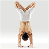 Páv v plném lotosu - Urdhva Padmasana in Picha Mayurasana